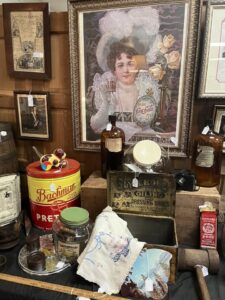 Vintage Market at Mountaineer Mall! INSIDE